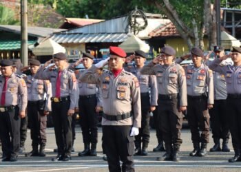 Anggota Sat Narkoba Polres Pandeglang Pimpin Upacara Hari Sumpah Pemuda
