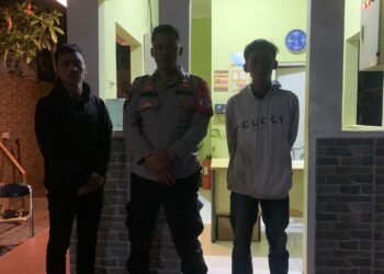 Polsek Panimbang: Patroli Malam dan Himbauan Kepada Satpam Kampung Nelayan