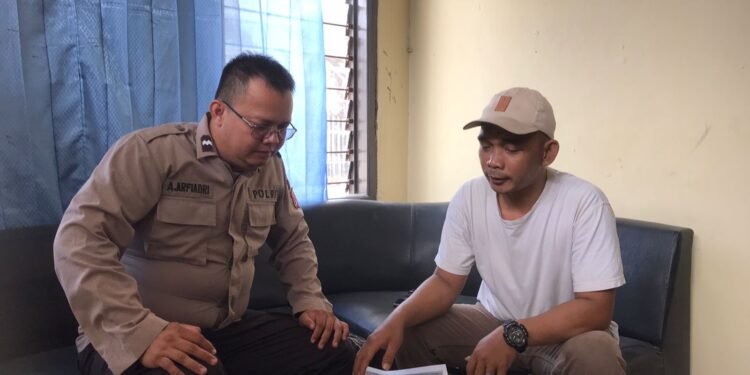 KA SPKT 2 Polsek Cimarga Polres Lebak Laksanakan Giat Sambang Dan Silaturahmi Kepada Warga Cimarga*