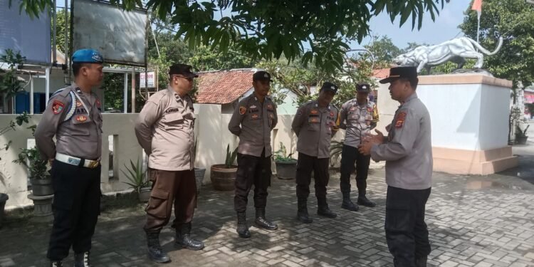 Kapolsek Cimarga Polres Lebak Sampaikan APP Kepada Anggota Polsek Cimarga Polres Lebak Saat Apel Konsolidasi Pam Giat OMP 2024