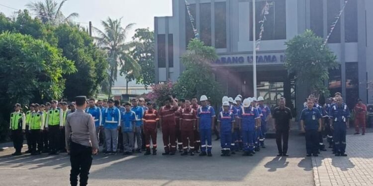 Personil Kskp Merak Polres Cilegon Polda Banten Sampaikan Pesan Kamtibmas Kepada Security