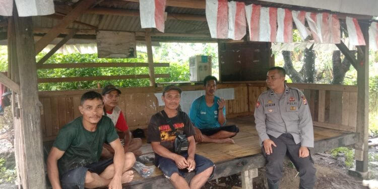 Kanit Samapta Polsek Cimarga Polres Lebak Patroli Dialogis Himbau Warga Waspada Banjir