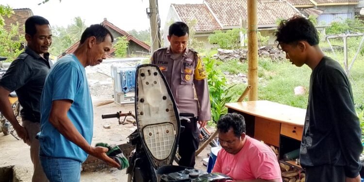 Bhabinkamtibmas Polsek Ciwandan Sambang Bengkel Ajak Bersama-sama Jaga Kamtibmas Lingkungannya