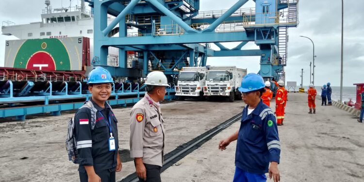 Polsek KSKP Banten Polres Cilegon Lakukan Himbauan Kamtibmas pada Karyawan Pelabuhan