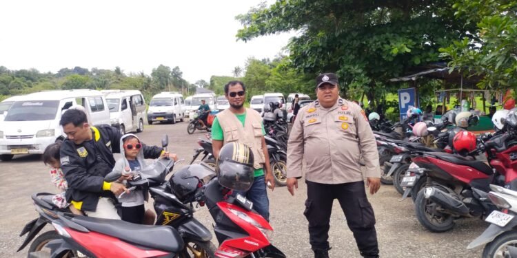 Bhabinkamtibmas Polsek Rangkasbitung Polres Lebak Patroli Dialogis Ke Tempat Parkiran Motor