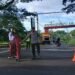 Rutin Kanit Binmas Polsek Rangaksbitung Polres Lebak Sebrangkan Anak Sekolah