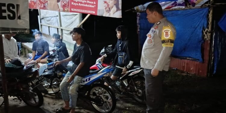 Polsek Anyar Patroli Dialogis Menjaga Harkamtibmas Kewilayahan