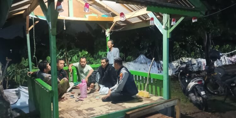 Bhabinkamtibmas Polsek Ciwandan Hadir Dalam Ronda Siskamling Lingkungan Warganya