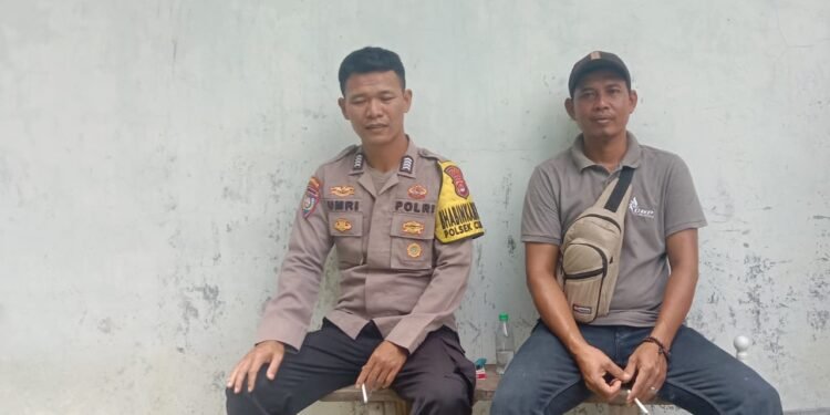 Anggota   Polsek Cimarga Polres Lebak Tatap Muka Dengan Warga Masyarakat  Desa Binaan
