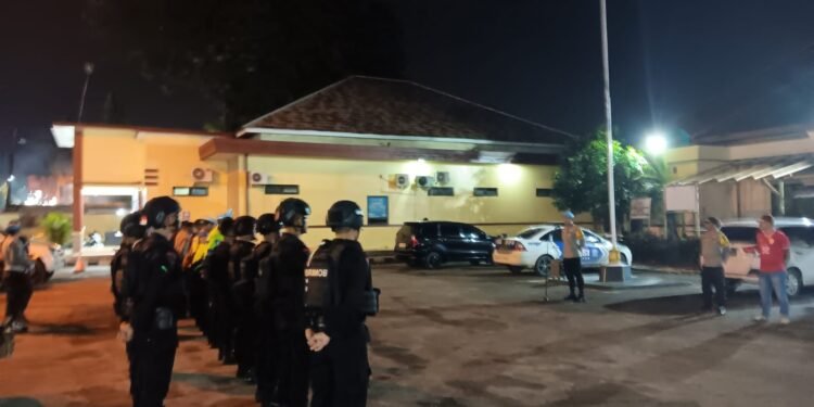 Antisipasi Gangguan Kamtibmas,Kanit Reskrim Polsek Rangkasbitung Dampingi Perwira OPS Polres Lebak Apel Patroli KRYD