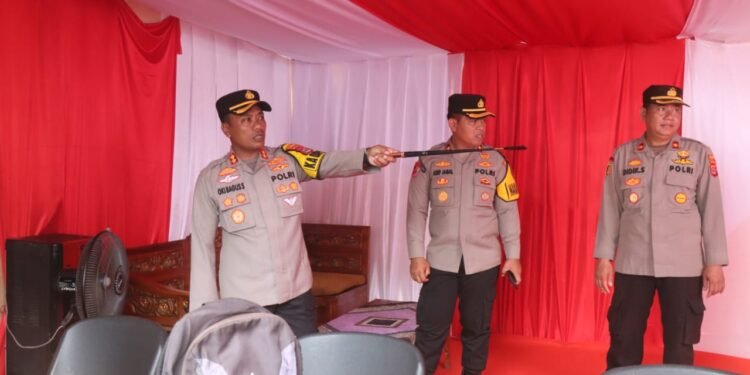 Kapolres Pandeglang AKBP Oki Bagus Setiaji Gelar Pengecekan Pos Pengamanan Operasi Lilin Maung 2024