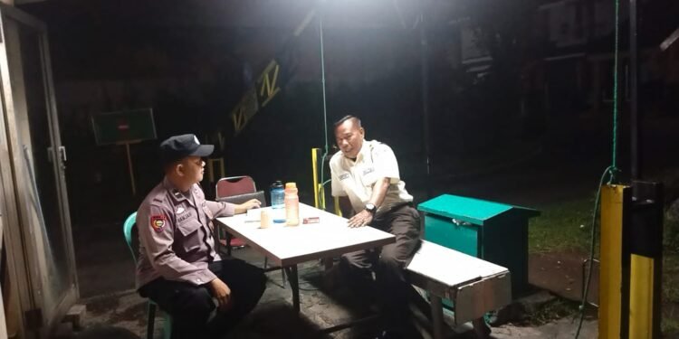 Jalin komunikasi Baik, Bhabinkamtibmas Sambangi Security