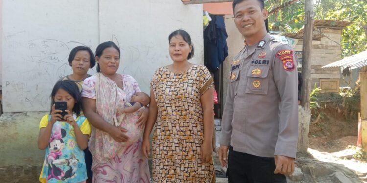 Dengan Aktifkan Sambang, Bhabinkamtibmas Polsek Cimarga Polres Lebak Sampaikan Himbauan Kamtibmas