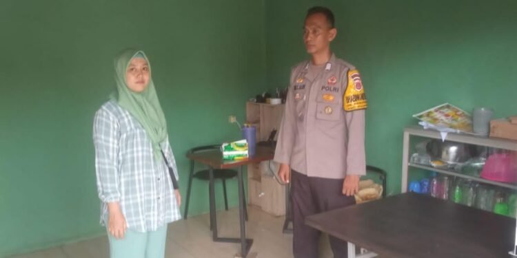 Bhabinkamtibmas Polsek Pulomapel Jalin Hubungan Silahturahmi