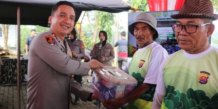 Dukung Ketahanan Pangan, Kapolres Lebak dan Forkompimda Lebak Laksanakan Penanaman Jagung Serentak