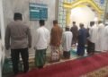 Anggota Polsek Sajira Polres Lebak Laksanakan Sholat Subuh Berjamaah