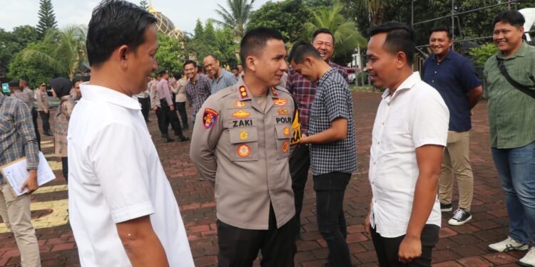 Berikan Pelayanan Terbaik, Kapolres Lebak Laksanakan Pengecekan Rutin Sikap Tampang Personil