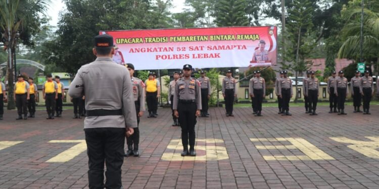 Kapolres Lebak Pimpin Upacara Tradisi Pembaretan Bintara Remaja Angkatan 52 Sat Samapta