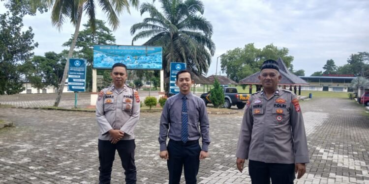 Kanit Binmas Dan Bhabinkamtibmas Polsek Rangkasbitung Sambangi Ponpes Al Mizan Rangkasbitung