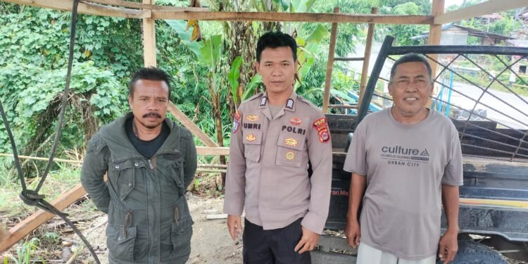Anggota Polsek Cimarga Polres Lebak Patroli Dialogis, Silaturahmi Kepada Warga Sangiang