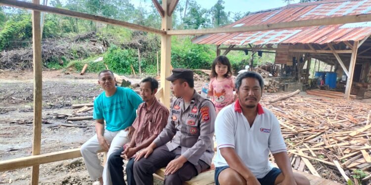Antisipasi Gangguan Kamtibmas Kanit Samapta Polsek Cimarga Polres Lebak Laksanakan Patroli Hampiri Warga