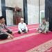KA SPKT III Polsek Rangkasbitung Polres Lebak Temui Tokoh Agama Di Masjid Nurul Iman Usai Sholat Taraweh