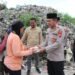 Ramadhan Berbagi, Kapolres Lebak Laksanakan Jum’at Berkah Bagikan Nasi Kotak ke Para Pemulung di TPS Dengung