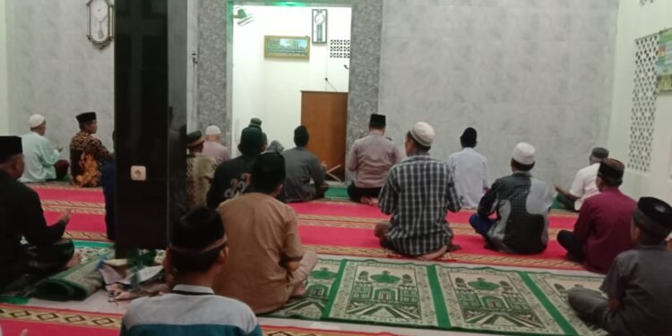 Kapolsek Cimarga Polres Lebak Melaksanakan “Police Go To Mosque” Berikan Pesan-Pesan Kamtibmas