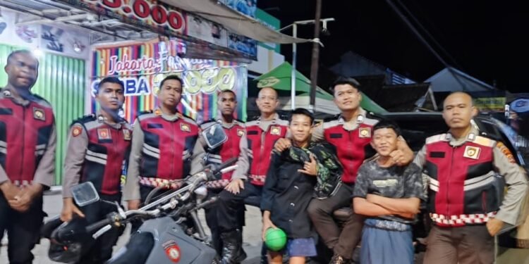 Sahur On The Road Polres Lebak Sampaikan Pesan Kamtibmas dan Bagikan Makan Sahur Ke Warga