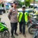 Dibulan Ramadhan Bhabinkamtibmas Polsek Rangkasbitung Polres Lebak  Temui Jukir Di Depan Bank Banten