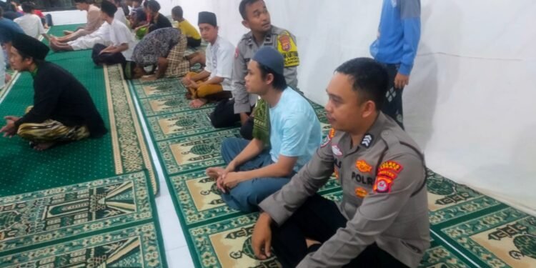 Kapolsek Rangkasbitung Dan Anggota Giat Sholat Tarawih Keliling