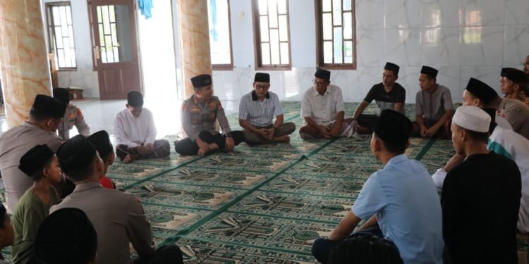 Safari Ramadhan, Kapolres Lebak Laksanakan Kultum Ashar di Masjid Jami Al Hidayah Cimenteng