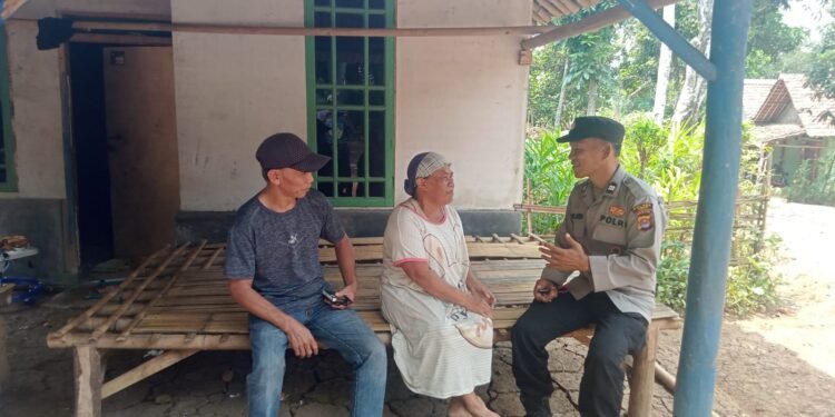 Ps.Kanit Binmas Polsek Maja Polres Lebak Sambangi Warga Masyarakat