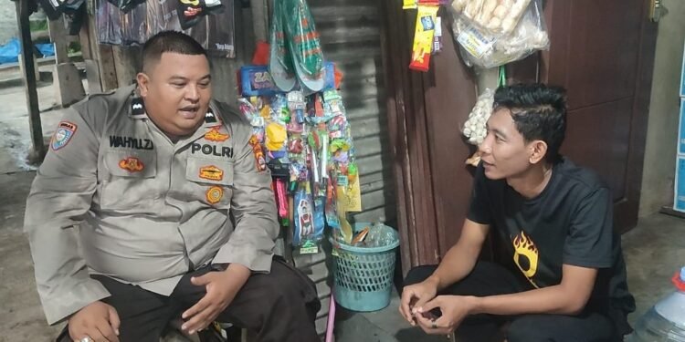 Bhabinkamtibmas Polsek Rangkasbitung Polres Lebak Sambangi Warga Cileweung