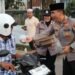 Jelang Berbuka Puasa, Kapolres Lebak Rutin  Bagikan Takjil ke Warga Rangkasbitung