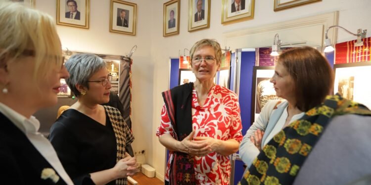 Empat Jam di Sumatra Utara: KJRI Hamburg Hadirkan Eksotisme Budaya Indonesia di Lange Nacht der Konsulate 2025