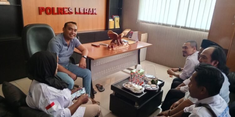 Kasat Res Narkoba  Polres Lebak Menerima Kunjungan Silaturahmi Ketua SMSI Lebak dan Pengurus di Ruang Kerjanya