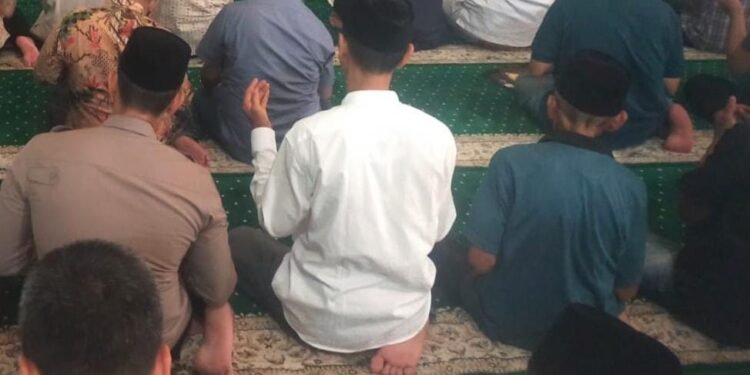Kapolsek Rangkasbitung Polres Lebak Dan Personil Melaksanakan Giat Jumling Di Masjid Agung Al A’raf