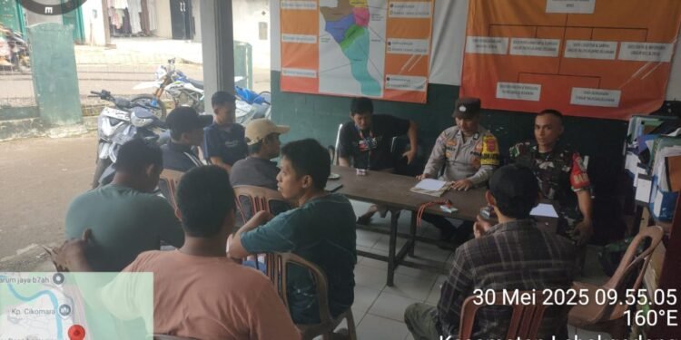 Cegah Kenakalan Remaja Bhabinkamtibmas Polsek Lebakgedong Memberikan Penyuluhan dan Sosialisasi Bahaya Narkoba