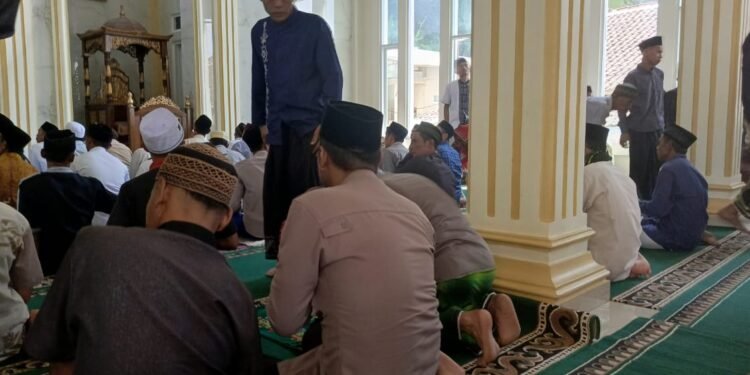 Kapolsek Lebakgedong Polres Lebak Bersama Personil Melaksanakan Giat Jumling