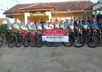 Sehat bersama Polri, Kapolsek Panggarangan Pimpin Sepeda Santai bersama Masyarakat