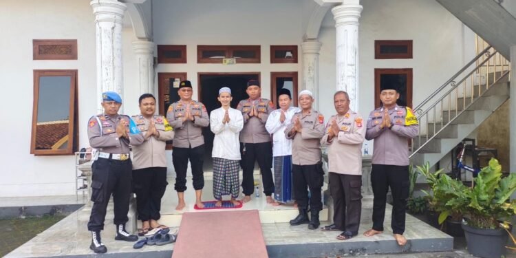 Kapolsek Cibeber Melaksanakan Kegiatan Silaturahmi Ke Ponpes Bany Lathif Cibeber