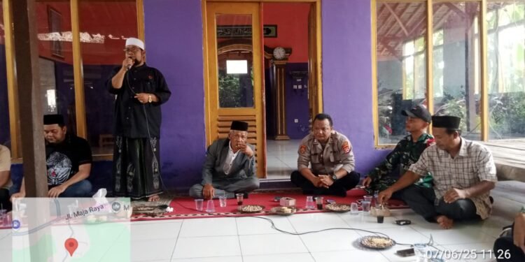Bhabinkamtibmas Polsek Rangkasbitung Polres Lebak Dan Babinsa Hadiri Musyawarah Paguyuban Pemuda Desa