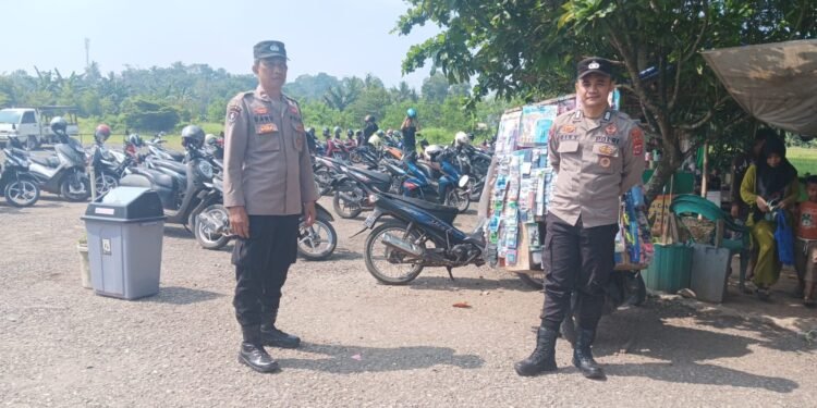 Sampaikan Pesan Kamtibmas Ke Jukir Anggota Polsek Rangkasbitung Polres Lebak Patroli Dialogis