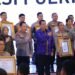 Kapolri Berikan Penghargaan Pembangunan Zona Integritas WBK Kepada Divisi Humas Polri