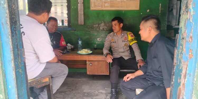 Polsek Cikupa Sambangi Warga Himbau untuk Meningkatkan Keamanan Di Lingkungan Masing-masing