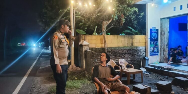 Patroli Malam Bersama, Wujud Kolaborasi Polsek Cinangka dan Warga Jaga Keamanan