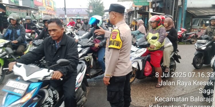 Polsek Balaraja Dalam Mewujudkan Pelayanan Prima Kamseltibcarlantas Pagi Kepada Masyarakat Antisipasi Kemacetan dan Lakalantas