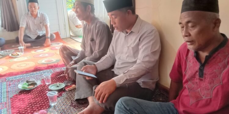 Bhabinkamtibmas Polsek Mancak Polres Cilegon Sambangi Tokoh Agama Pererat Tali silaturahmi