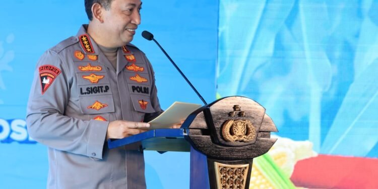Terus Wujudkan Swasembada Pangan, Kapolri Laksanakan Penanaman Jagung Kuartal III